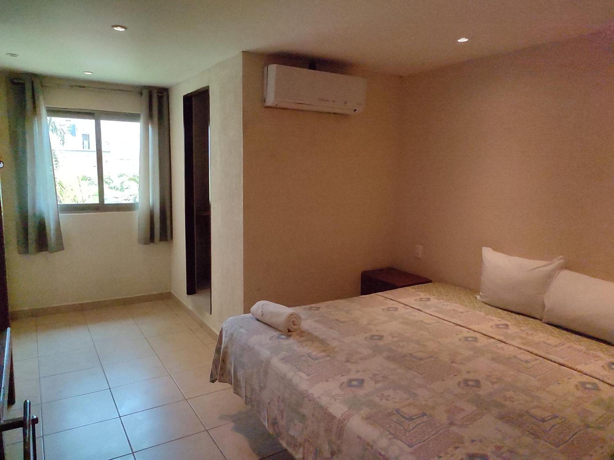 Ashly Boulevard Acapulco Buitenkant foto